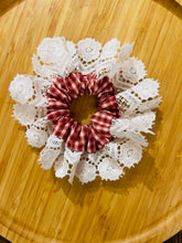 Scrunchies In Checks With Lace