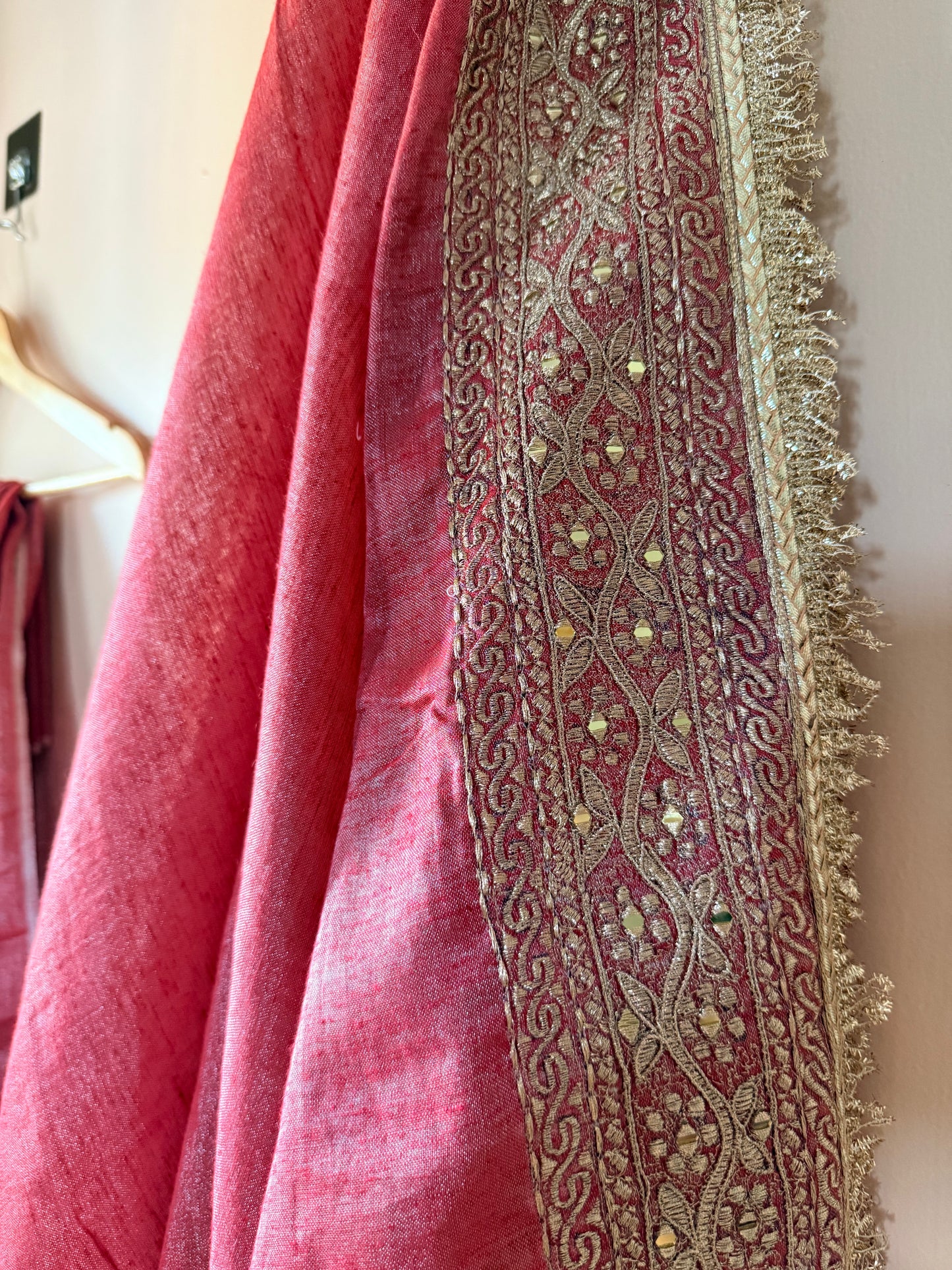 Heavy Zardozi Border Pure Tissue Linen Saree – Zarbaft