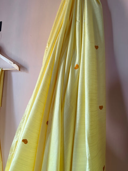 Heart-Embroidered Linen Blend Saree – Dilkash