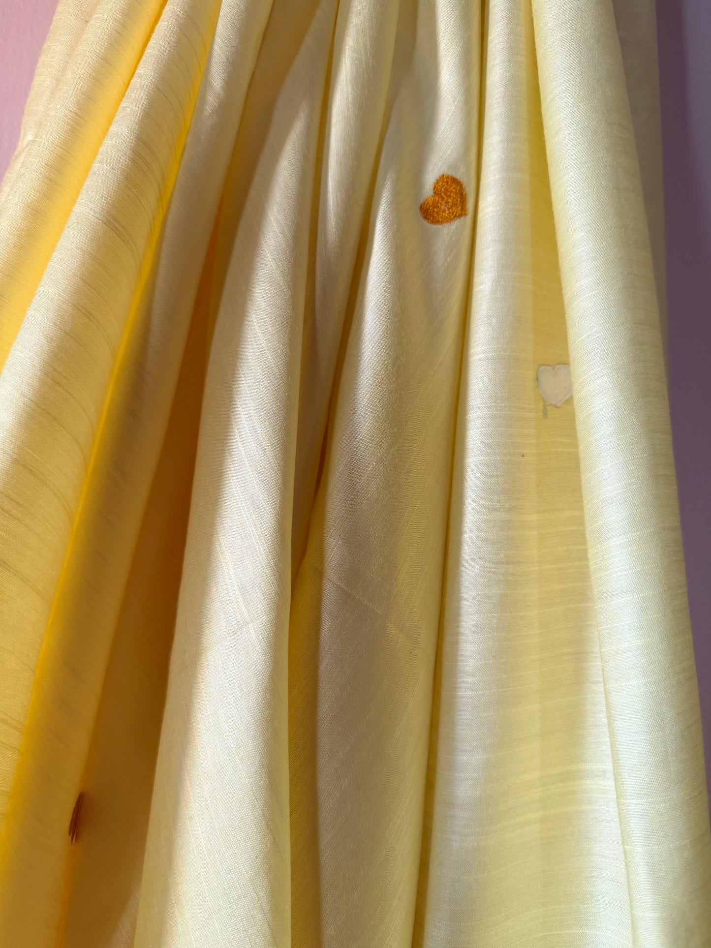 Heart-Embroidered Linen Blend Saree – Dilkash