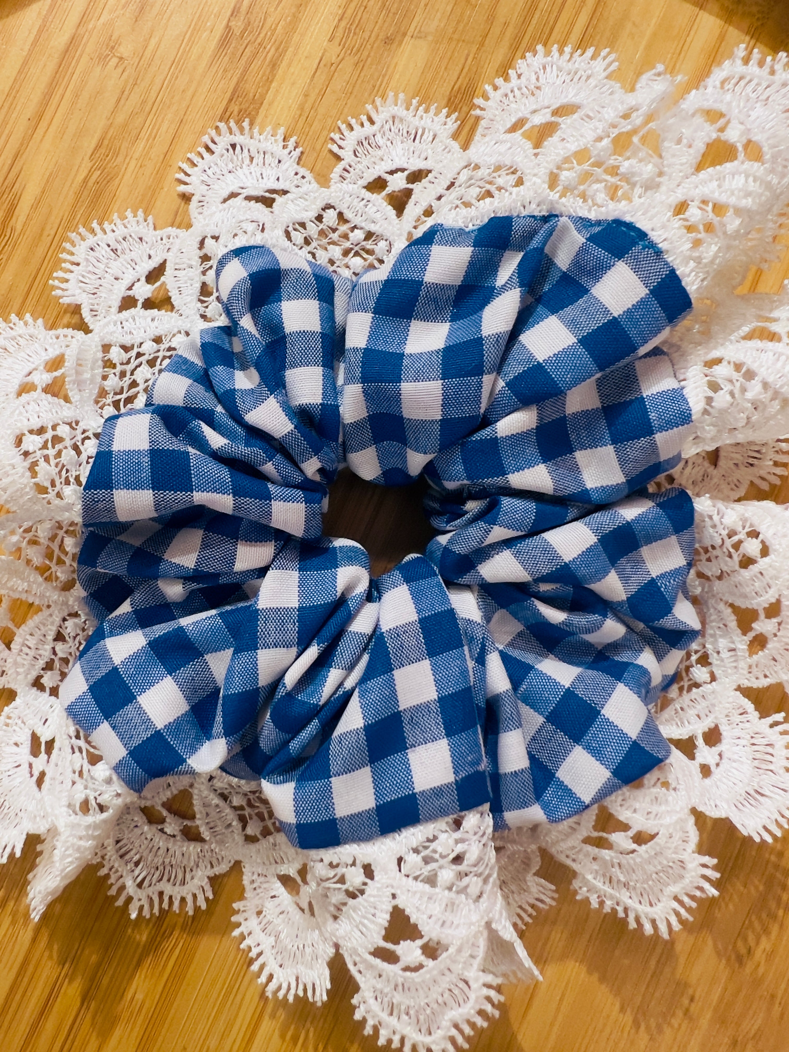 Scrunchies In Checks With Lace