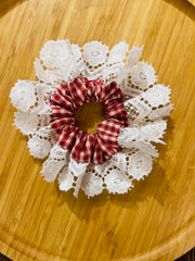 Scrunchies In Checks With Lace