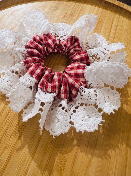 Scrunchies In Checks With Lace