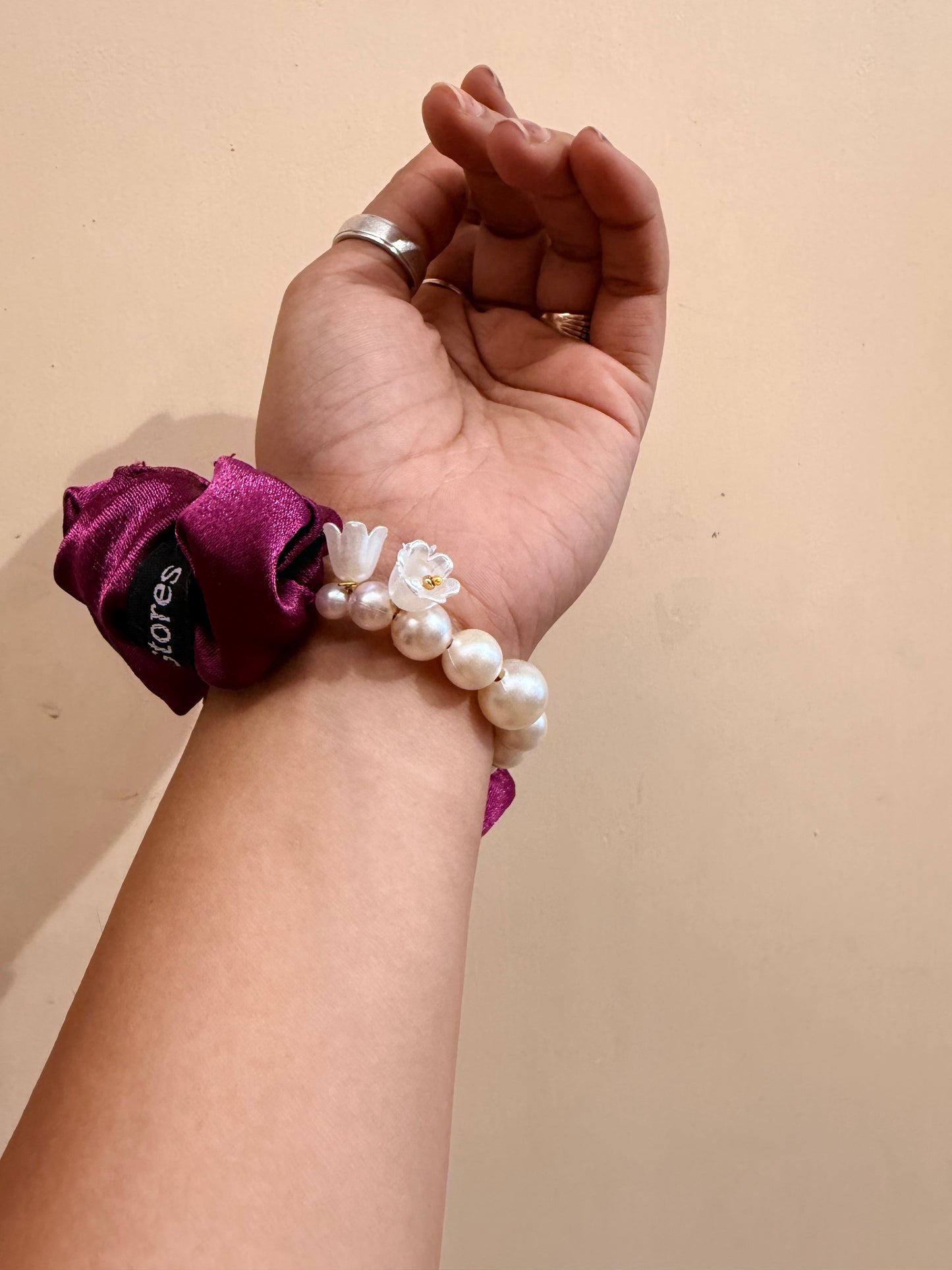 Pearl Handle Scrunchie - Wine