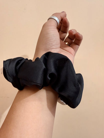 Satin Dual Colour Scrunchie - Black & White